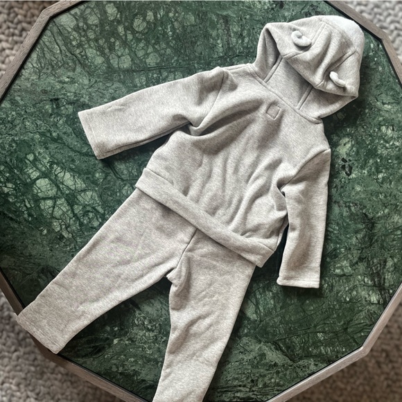 Baby Gap Brannan Bear Grey sweatsuit matching set - Picture 3 of 4
